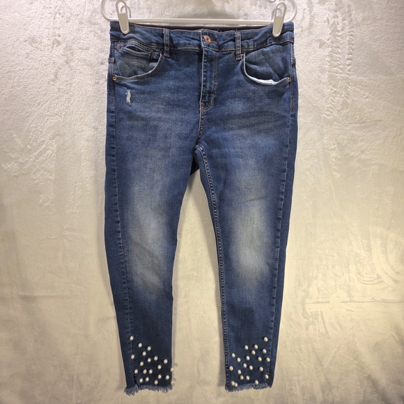 Zara Denim - Zara Blue Cropped Jeans with Pearl Accents Size 12